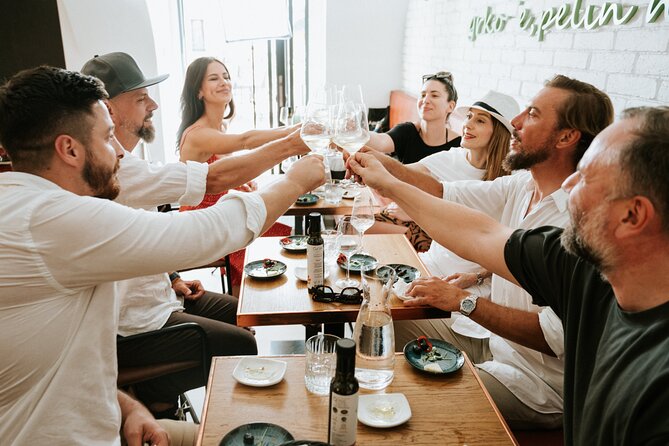 Zagreb: Restaurants, Food & Old Town Walking Tour - Key Points