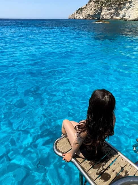 Zakinthos: Shipwreck Beach and Blue Caves Land and Sea Tour - Visiting Navagio Shipwreck Beach from the Viewpoint