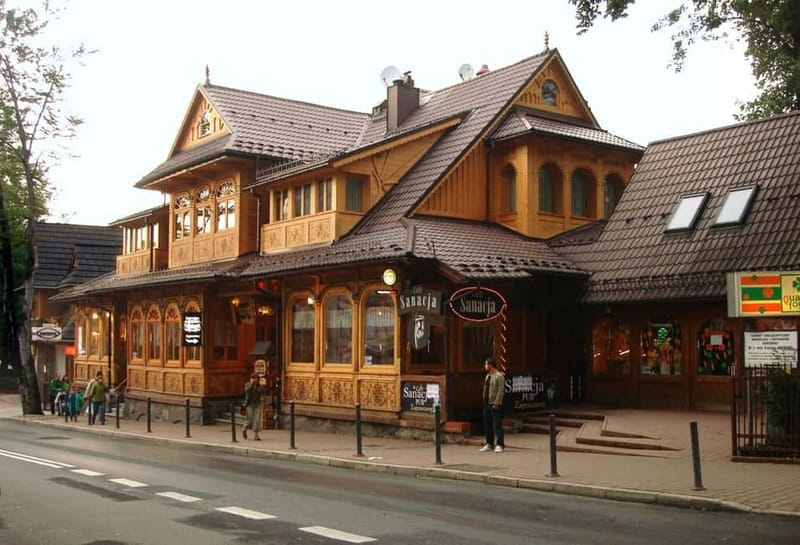 Zakopane Old Town Exclusive Walking Tour with Private Guide - Krupówki Street and Local Landmarks