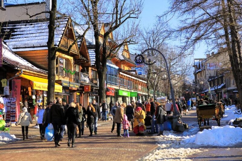 Zakopane Old Town Exclusive Walking Tour with Private Guide - Gaining Deeper Insights in the 3-Hour Tour