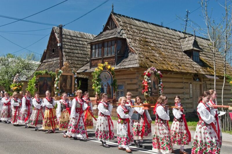Zakopane: Private City Tour - Visiting Chocholow Village: Wooden Houses and Local Artistry