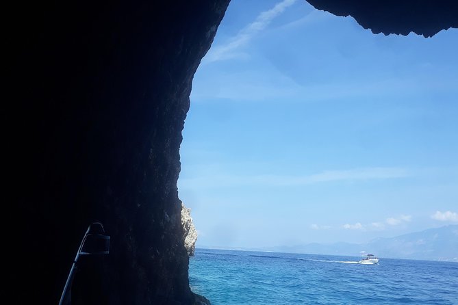 Zakynthos Navagio View - Boatrip, Caves & Xigia Beach exploration - Convenient and Comfortable Logistics