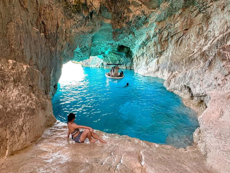 Zakynthos: Semi Private Shipwreck & Blue Caves Max 10 guests - Lunch with a View in the Kampi Area