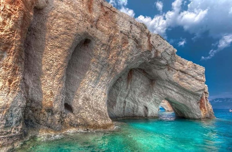 Zakynthos: Xigia, Navagio Shipwreck and Blue Caves Boat Tour - Discover Zakynthos’ Iconic Sights on a 3.5-Hour Boat Tour