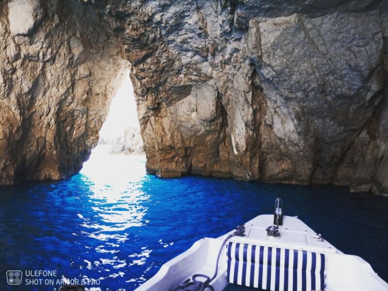 Zante: Private Speedboat Cruise with Navagio Beach Stop - The Experience on Board: Guides and Atmosphere