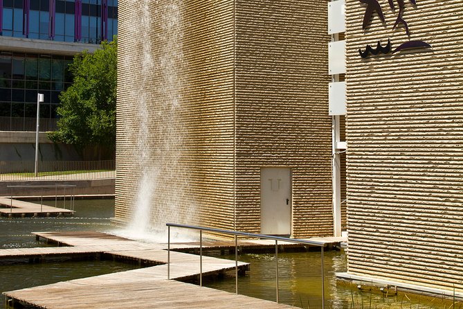 Zaragoza Aquarium Admission Ticket - Accessibility and Location Near Public Transport