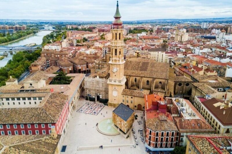 Zaragoza : Must-See Attractions Private Walking Tour - Exploring the Basilica of Jesus the Savior and Historical Churches