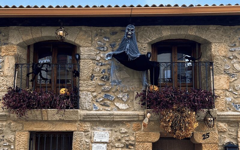 Zaragoza: Only excommunicated and cursed town with witches in Spain and food - Discover Zaragoza’s Only Excommunicated and Cursed Village with a Unique Witchcraft Experience