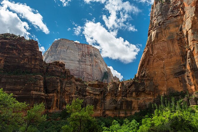 Zion National Park by Tour Trekker - Arrival in Springdale and Zion’s History
