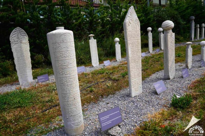 znik and Yalova Day Tour from Istanbul with Lunch - Browsing Handmade Ceramics at the znik Tile & Ceramics Bazaar