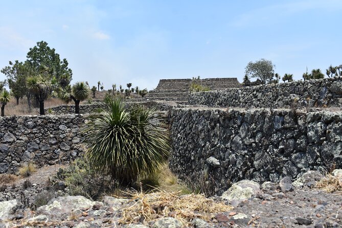 Zona arqueológica de cantona y laguna de alchichica (private) - Laguna de Alchichica: A Saltwater Crater Lake of Natural Wonder