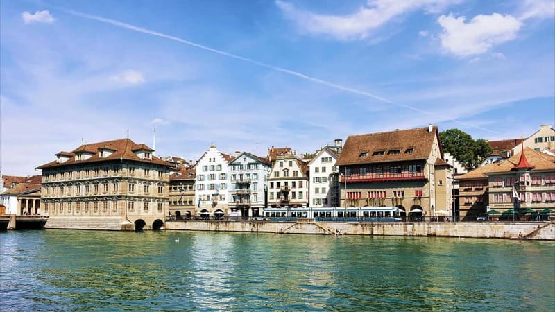 Zurich: 2-hour Best Intro Walking Tour with a Local - Panoramic Views on the Funicular Ride