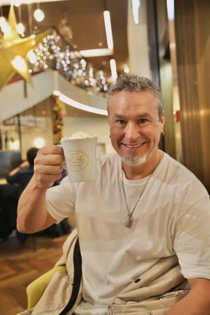 Zurich 3-in-1 City Walking Tour with Photoshoot & Flavors - Scenic Stop at Lindenhof Hill