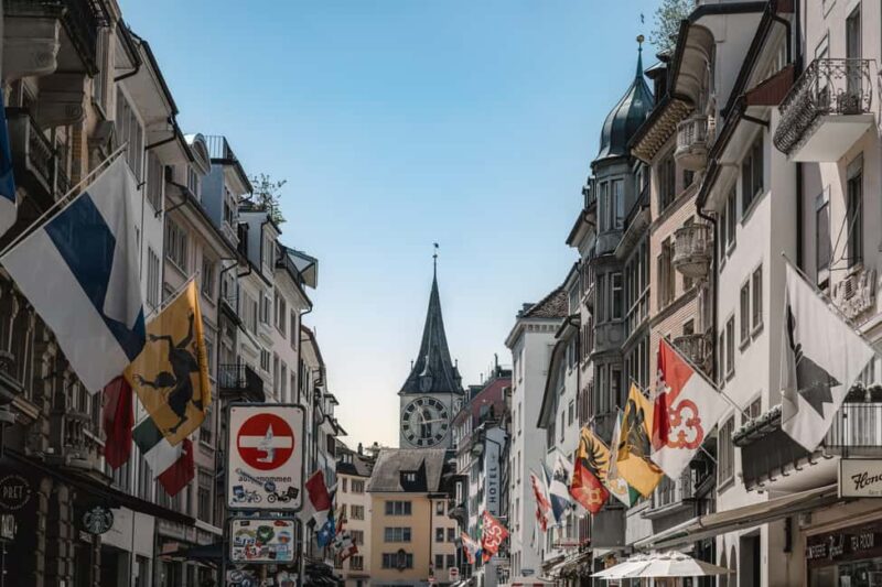 Zurich: 360° City Walk Tour Including Hidden Spots - Panoramic Views and Photo Opportunities