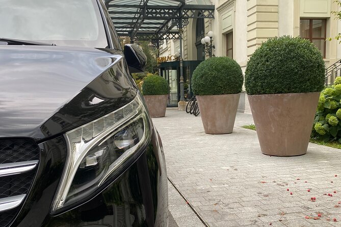 Zurich Airport ZRH to Zurich City Private Arrival Transfer. - Booking Process and Cancellation Policy