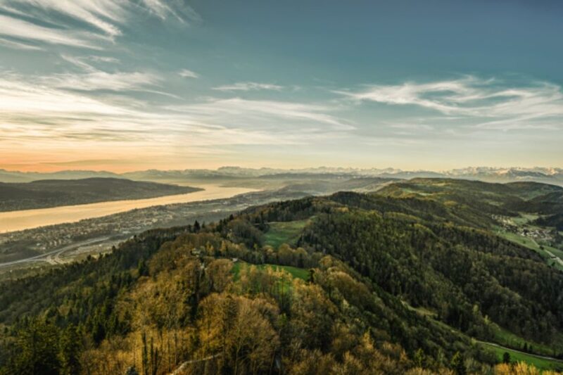 Zurich: Audio Guided City Tour and Train to Top of Zurich - The Train Ride to Uetliberg – Switzerland’s Steepest Railway