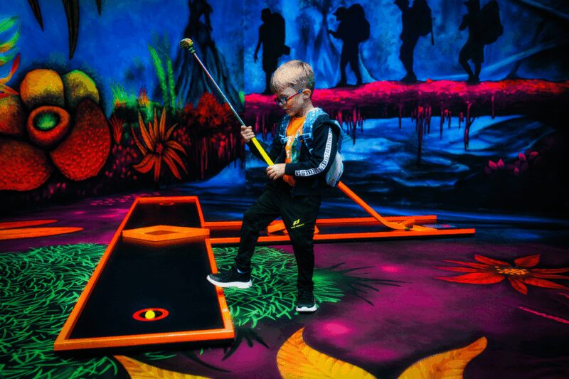 Zurich: Black Light Galaxy Minigolf - What’s Included and What’s Not