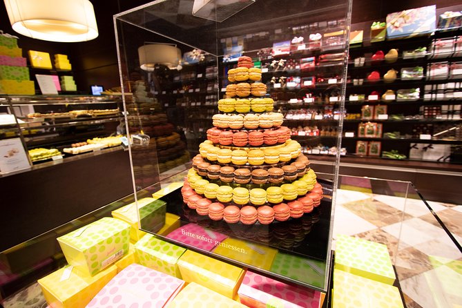 Zurich: Chocolate Tasting and Walking Tour with a Local - Sampling at Four Iconic Chocolatiers