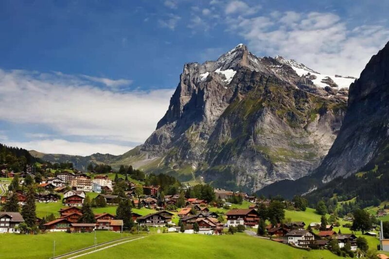 Zurich: Day trip to Grindelwald & Interlaken with Photoshoot - Scenic Road Trip and Photo Opportunities