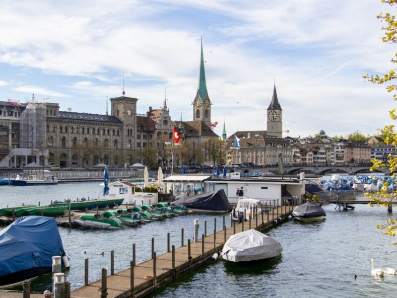 Zurich: Exclusive Swiss Banking Tour with a Local - The Experience of a Passionate Local Guide