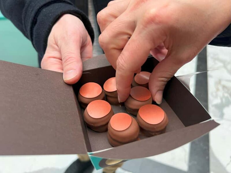 Zurich: Food Tour of 8+ Tastings with Cheeses & Chocolates - Exploring Zurichs Old Town and Iconic Food Spots