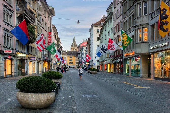 Zurich Highlights In A 2+ Hour Walking Tour Including Panoramic Views - Discovering Lindenhof and Its Historic Significance