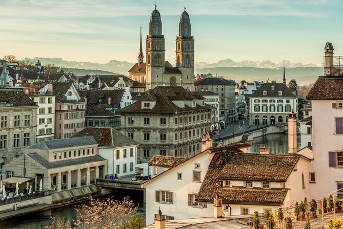 Zurich Highlights Sightseeing Tour - Lake Zurich Photo Stop and Scenic Views