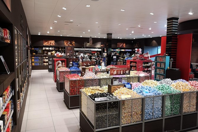 Zürich, Lindt Chocolate, Rheinfalls and Stein am Rhein - Exploring Zurich’s Old Town and City Center