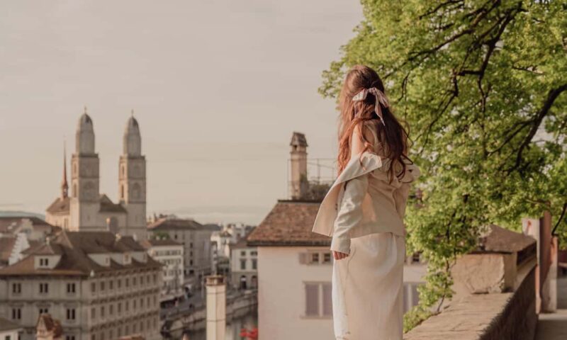 Zurich: Private Professional Photoshoot at Lindenhof - Zurich’s Skyline and Rooftops from Lindenhof