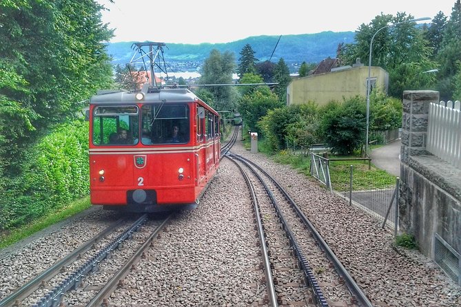 Zürich Private Walking Half-Day Trip with optional Lake Cruise - Exploring the Medieval Charm of Niederdorf