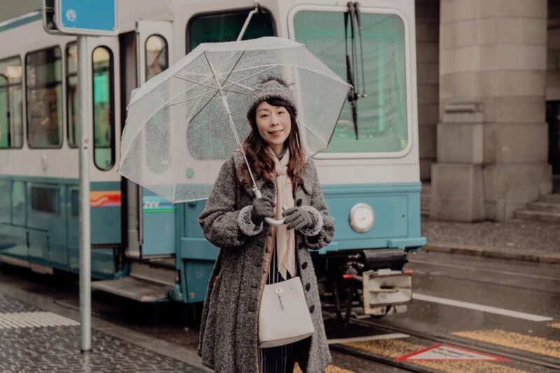 Zurich: Professional Photoshoot at the Best Spots - Concluding at Rathausbrücke with Scenic City Views
