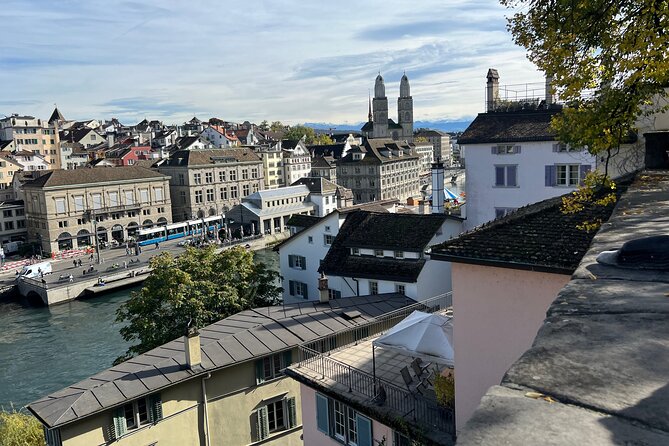 Zurich Walking Food Tour With Secret Food Tours - The Guide’s Role: Knowledge, Stories, and Enthusiasm