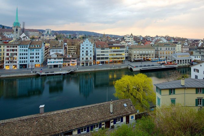 Zurich Walking Tour With Cruise and Aerial Cable Car - Visiting Lindenhof Hill: Zurich’s Ancient Heart