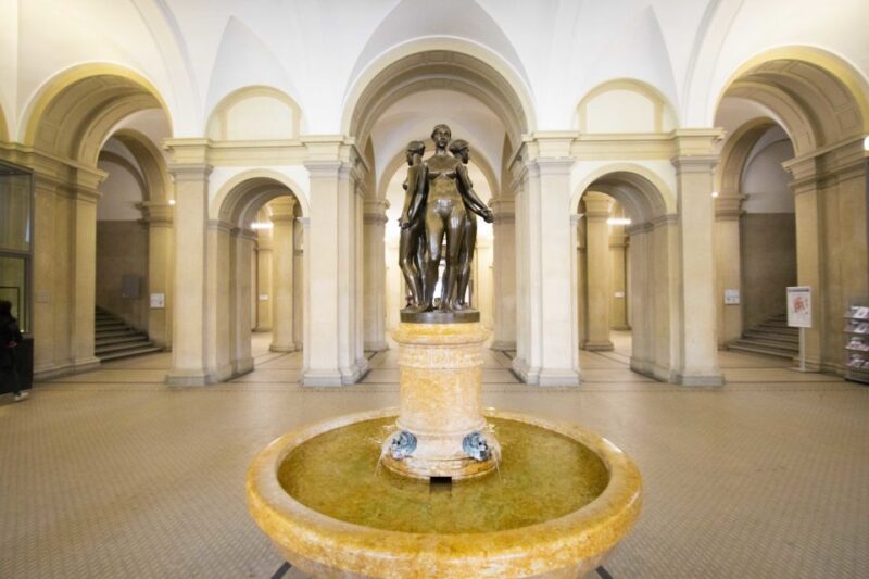 Zurichs Art and Culture revealed by a Local - Visiting Public Art and Architectural Masterpieces